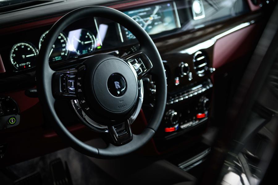Панель приборов Rolls-Royce Phantom EWB 2017 года  (JP) (фото 17 из 21)